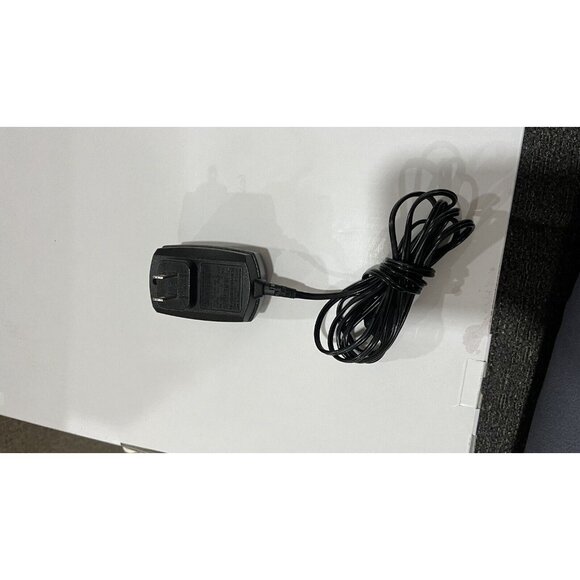 Leapfrog AC Adapter 9V Power Supply Charger Model 690-10931 - Picture 3 of 4